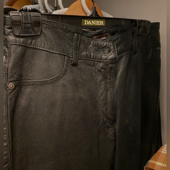 Brand NEW Genuine Danier Leather Pants - Picture 4 of 8